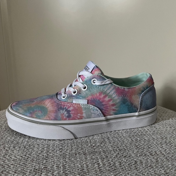 Vans Women’s Sneakers - Picture 2 of 16